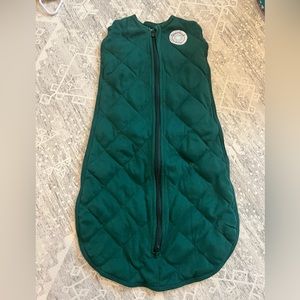 LIKE NEW 0-6m Dreamland Baby Weighted Sleep Swaddle - Forest Green